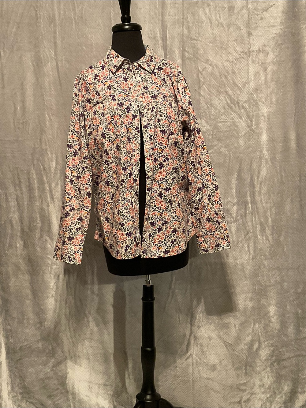 St. John's Bay White Floral Button-Front Blouse